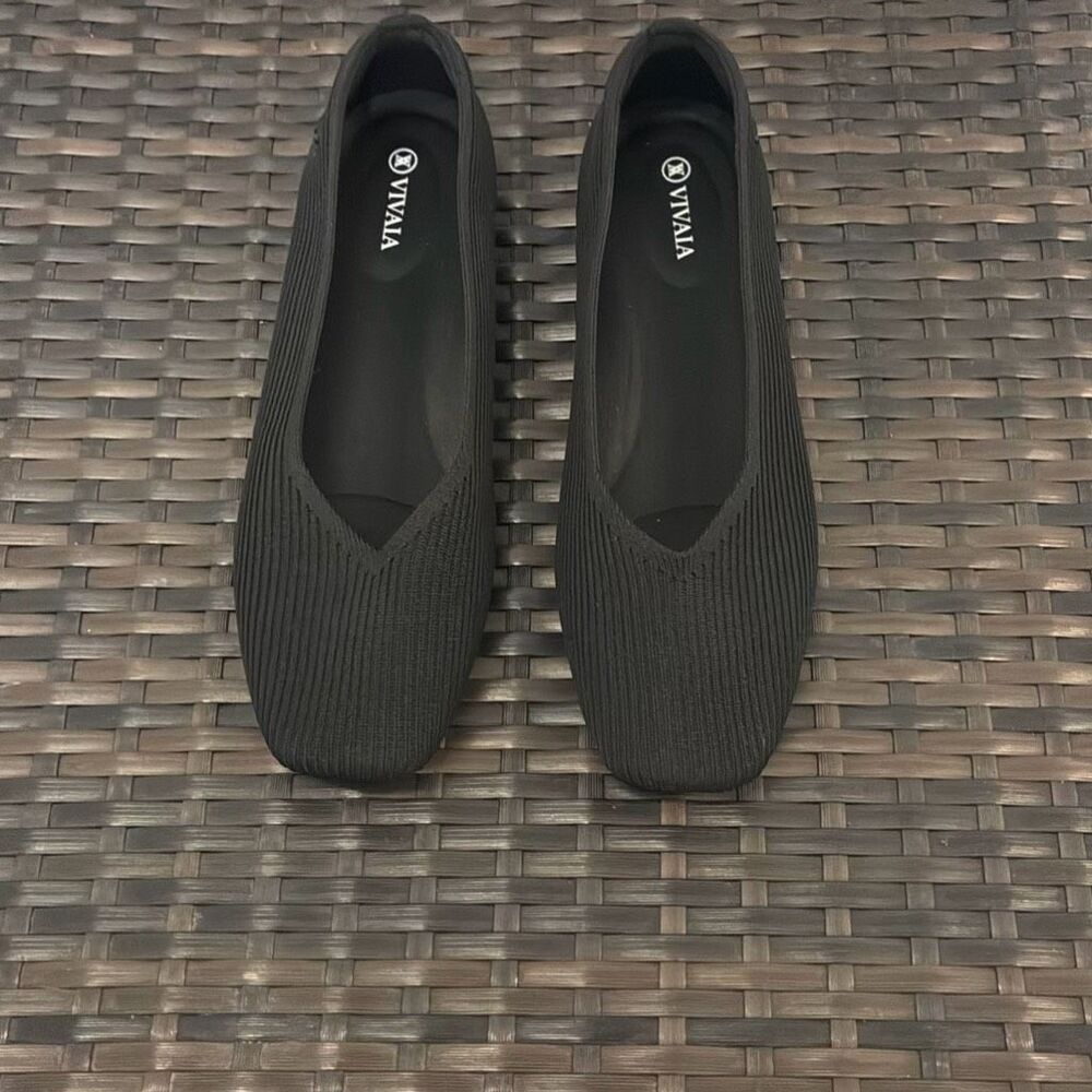 Vivaia Margot Square toe V cut knit flats size 41.5 W